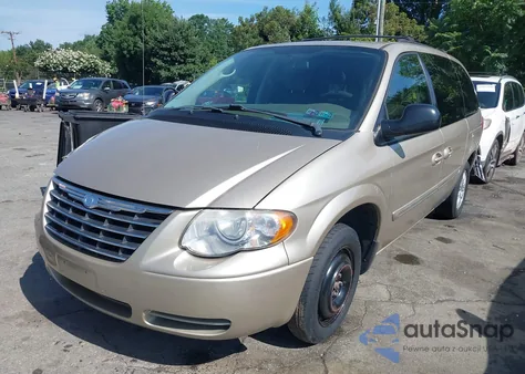 2005 Chrysler Town & Country Touring из США, поврежденный, VIN 2C4GP54L75R524450